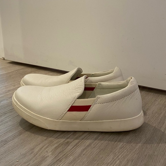 Roots Canada White Leather Flat Loafers Size 7 - Picture 1 of 4